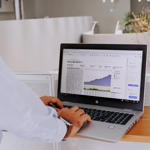 How to Choose an Investment Adviser: A Comprehensive Guide